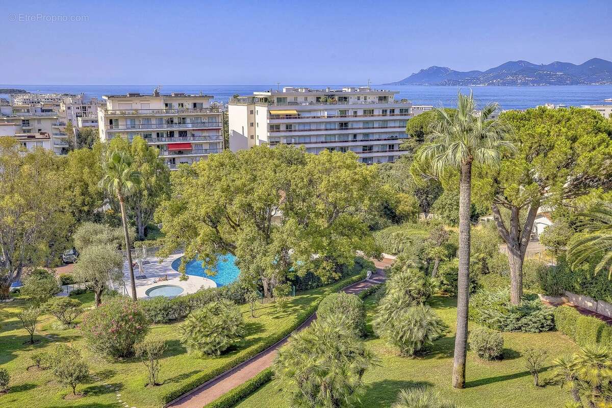 Cannes, Basse Californie - Appartement 4 pièces vue mer  111 m² - photo 8
