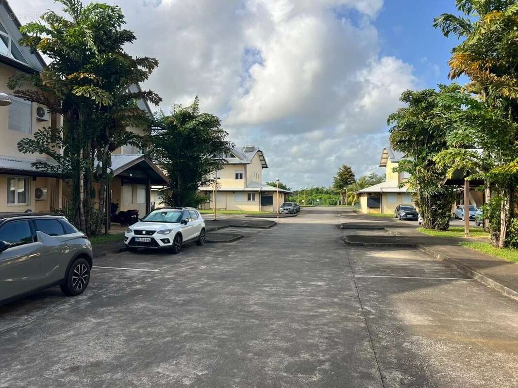 Appartement à REMIRE-MONTJOLY
