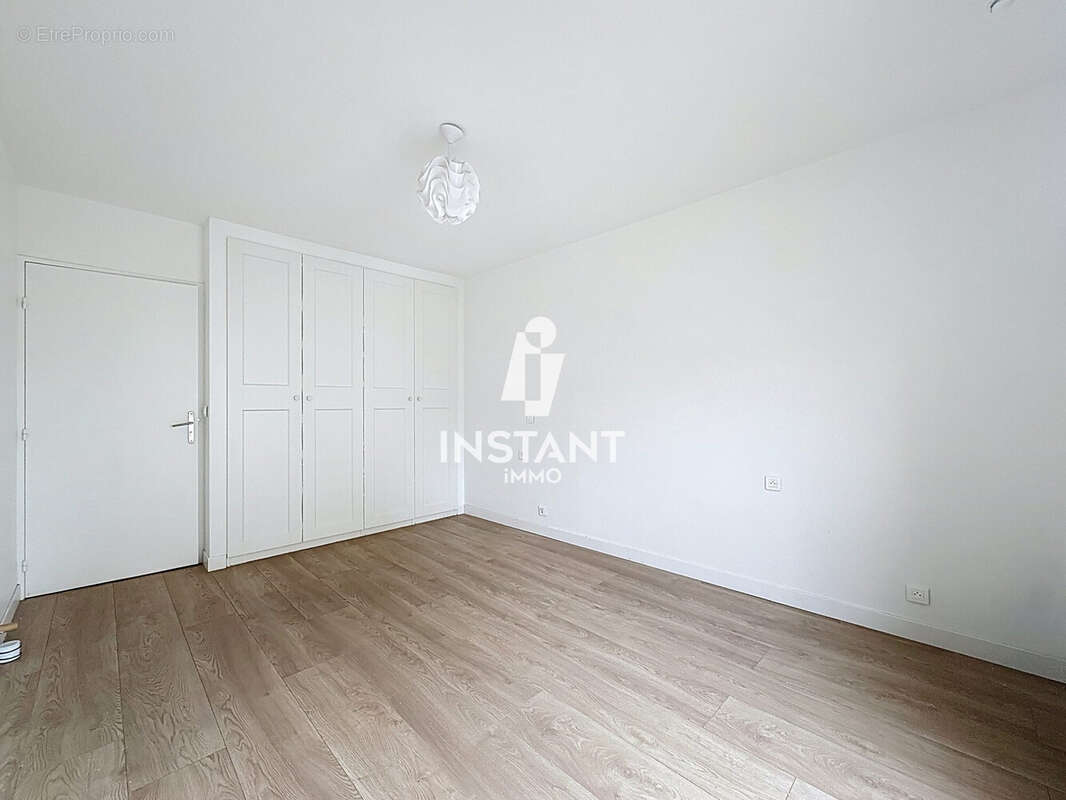 Appartement à CHARENTON-LE-PONT