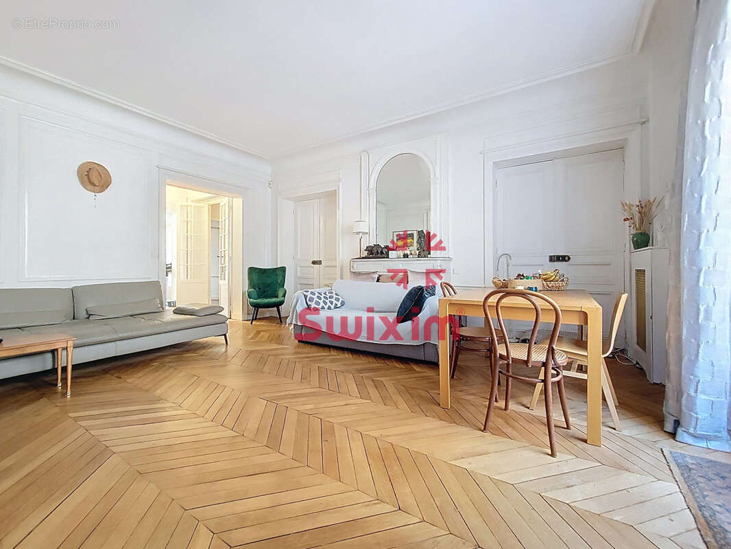 Appartement à PARIS-17E