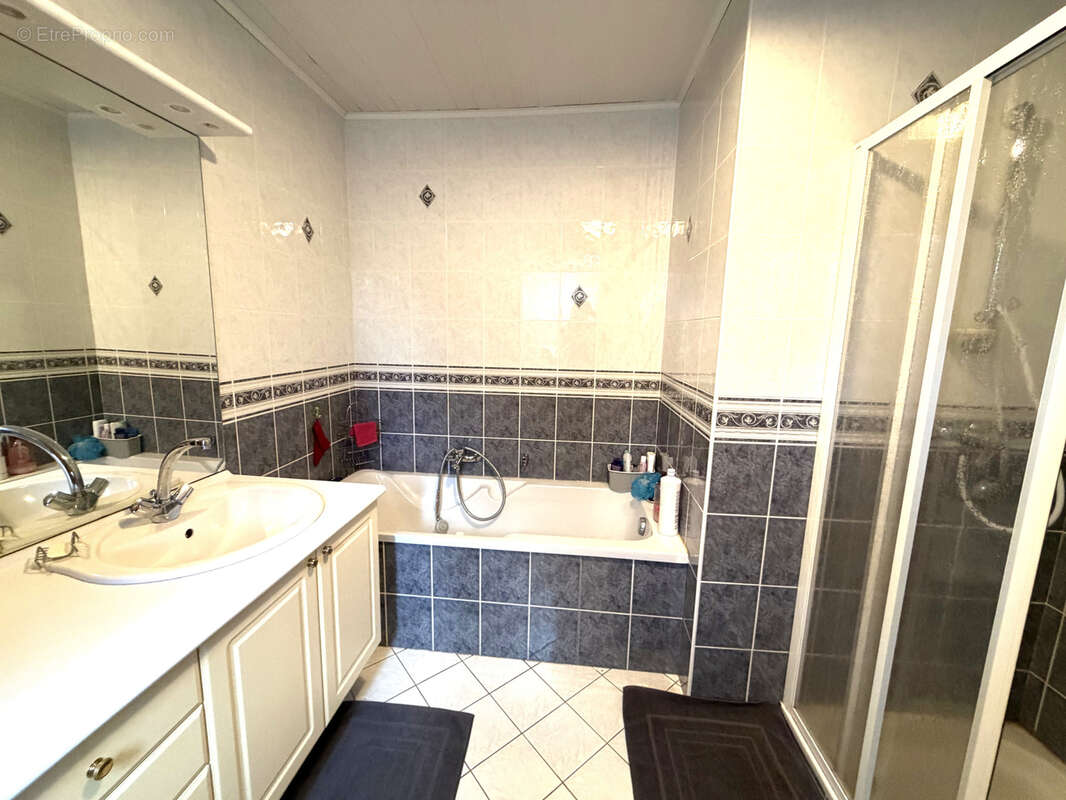 Jolie maison en pierre - photo 12