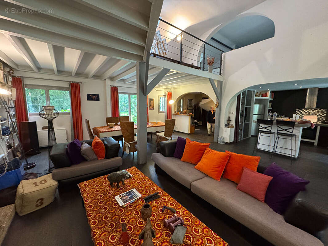 Maison à SAINT-REMY-L&#039;HONORE