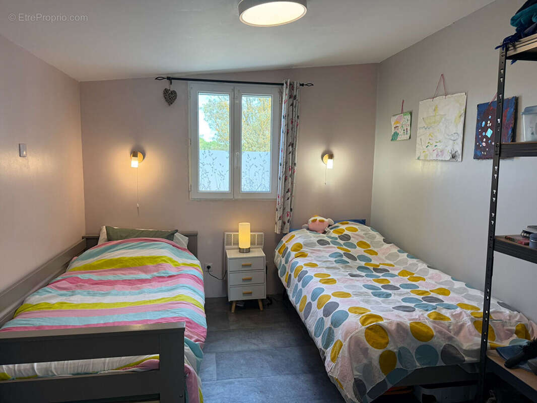Maison de plain-pied avec piscine sur 3,65 hectares de terrain clos et arboré - photo 16