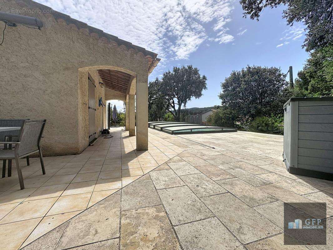 Maison à BORMES-LES-MIMOSAS