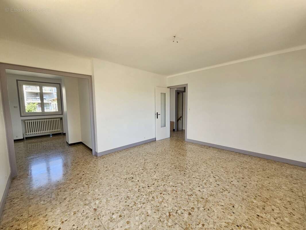 Maison à L'ETRAT
