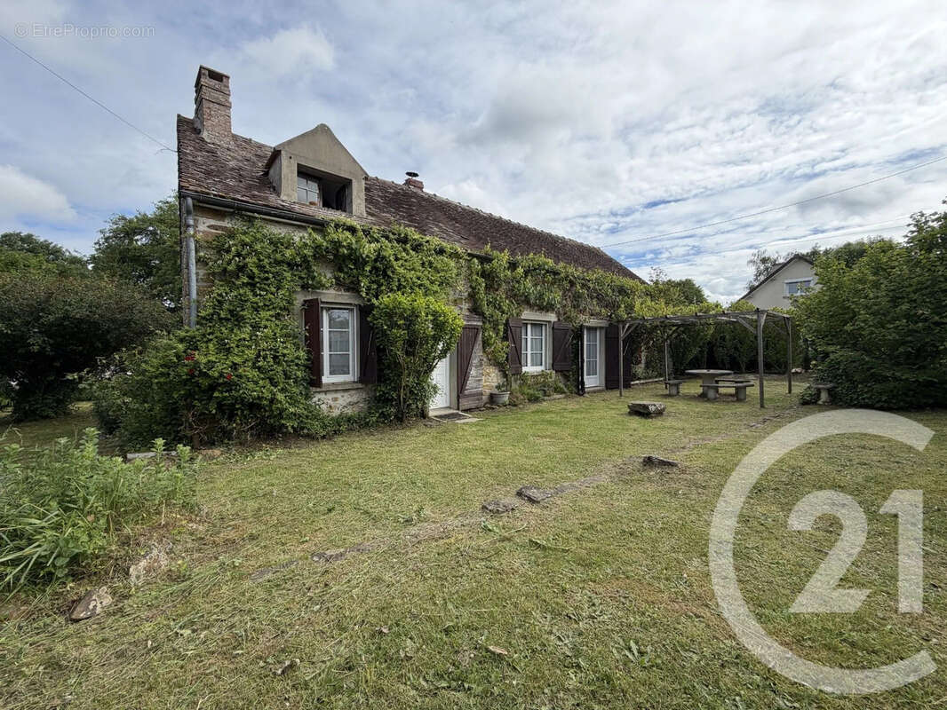 Maison à LA CHAPELLE-RABLAIS