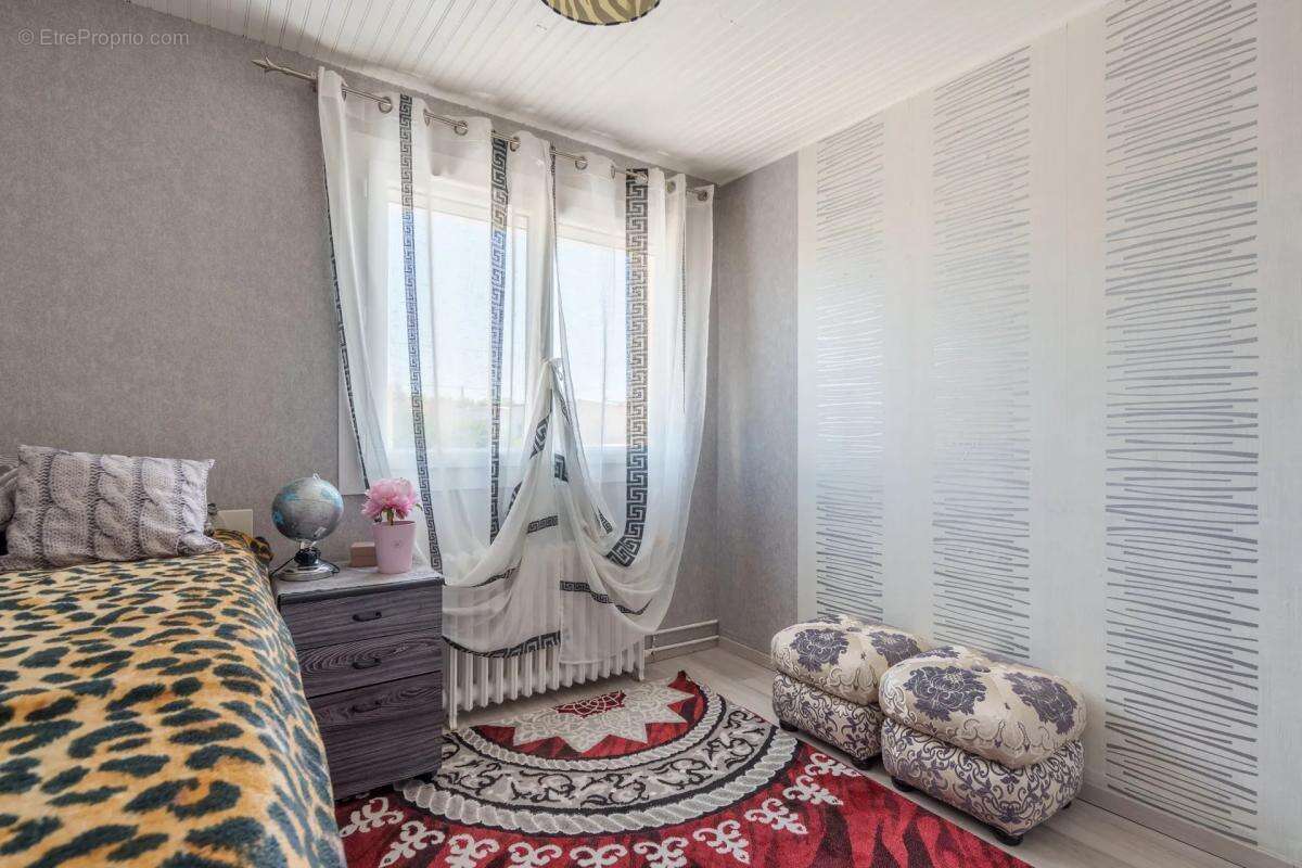 Maison à SAINTE-SAVINE