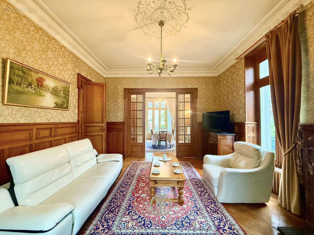 Maison à SAINT-AMAND-MONTROND