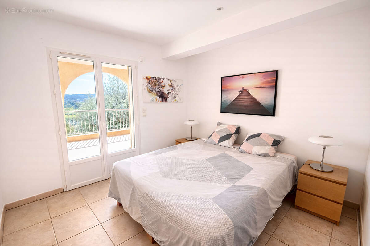 Maison à SOLLIES-VILLE