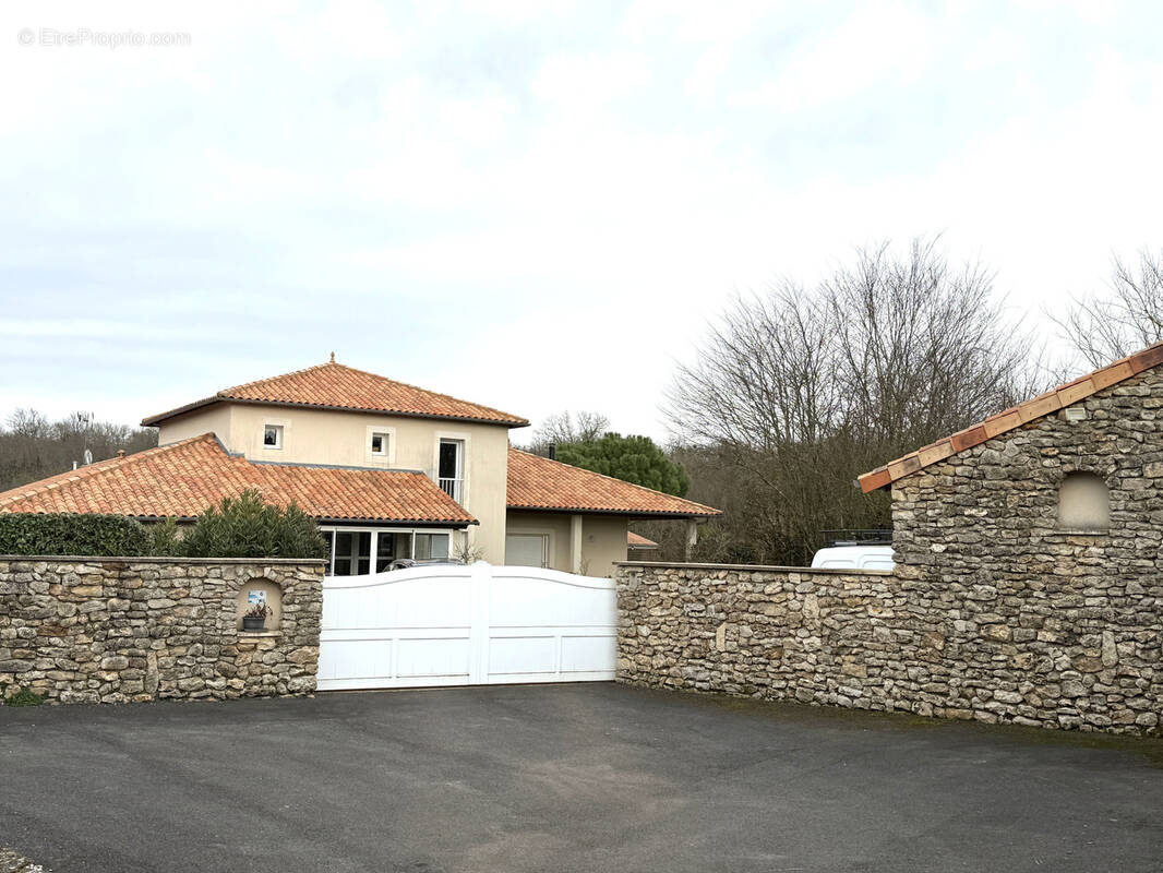 Maison à VIVONNE