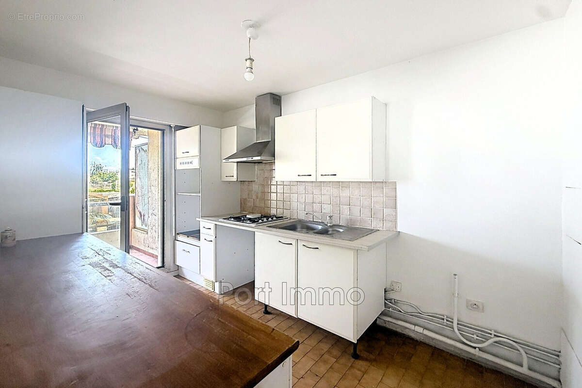 Appartement 78 m² à Saint-Laurent-Du-Var  - photo 3
