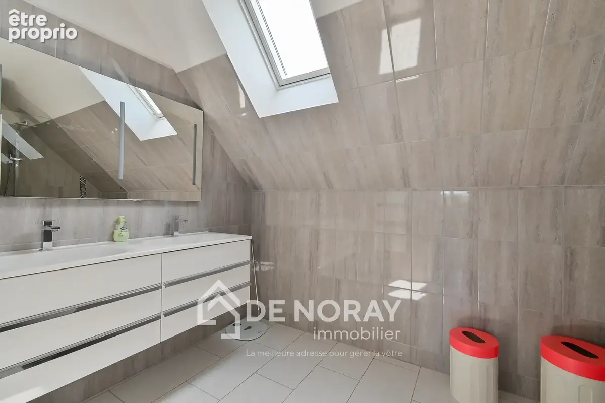 Propriété de 3 maisons + espace équestre sur 3,5 hectares - Gîte - photo 14
