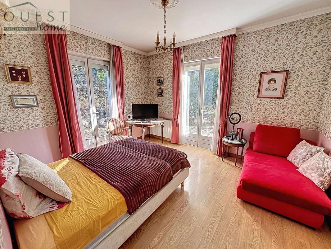 Maison à CHARBONNIERES-LES-BAINS