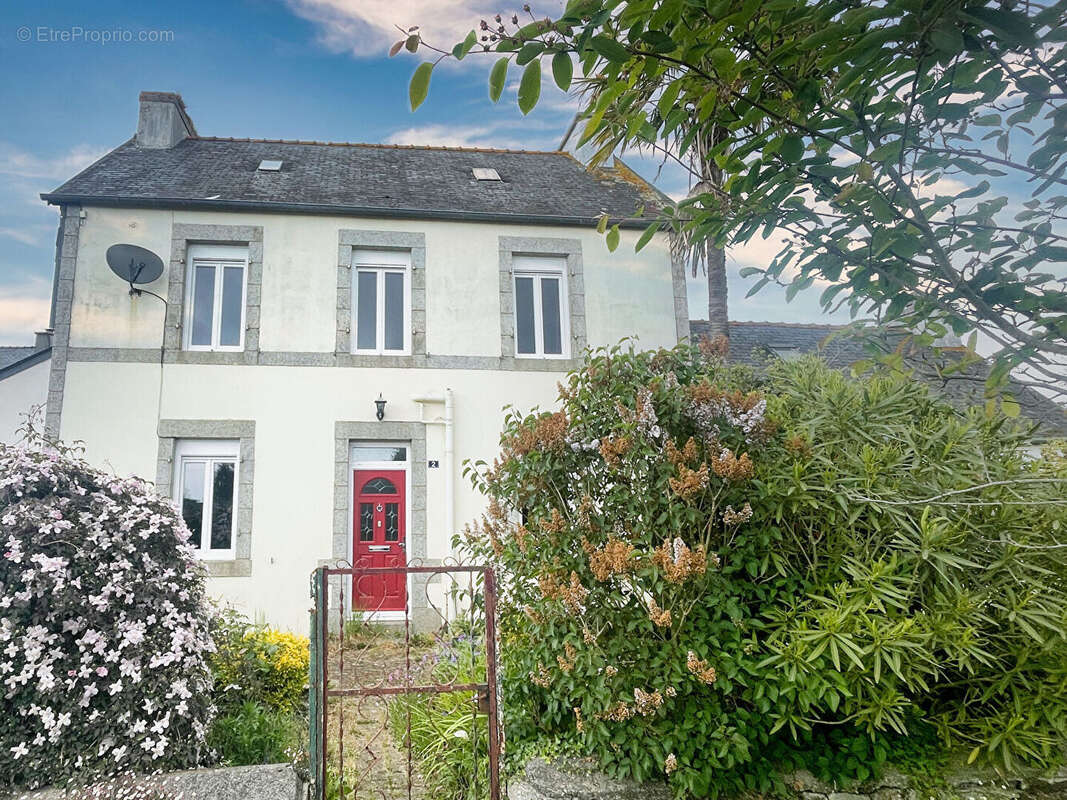 Maison à CARHAIX-PLOUGUER