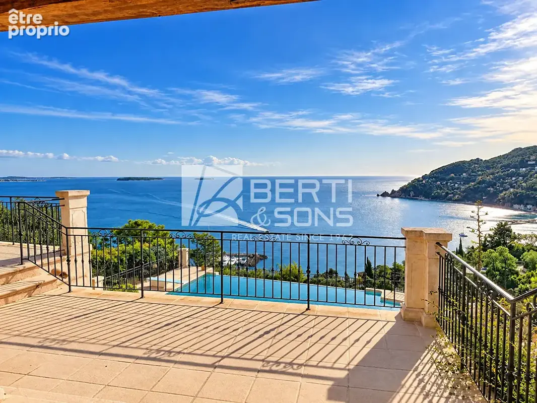 Théoule-sur-mer - domaine recherché - villa de caractère sud avec vue panoramique sur la mer ! - photo 3