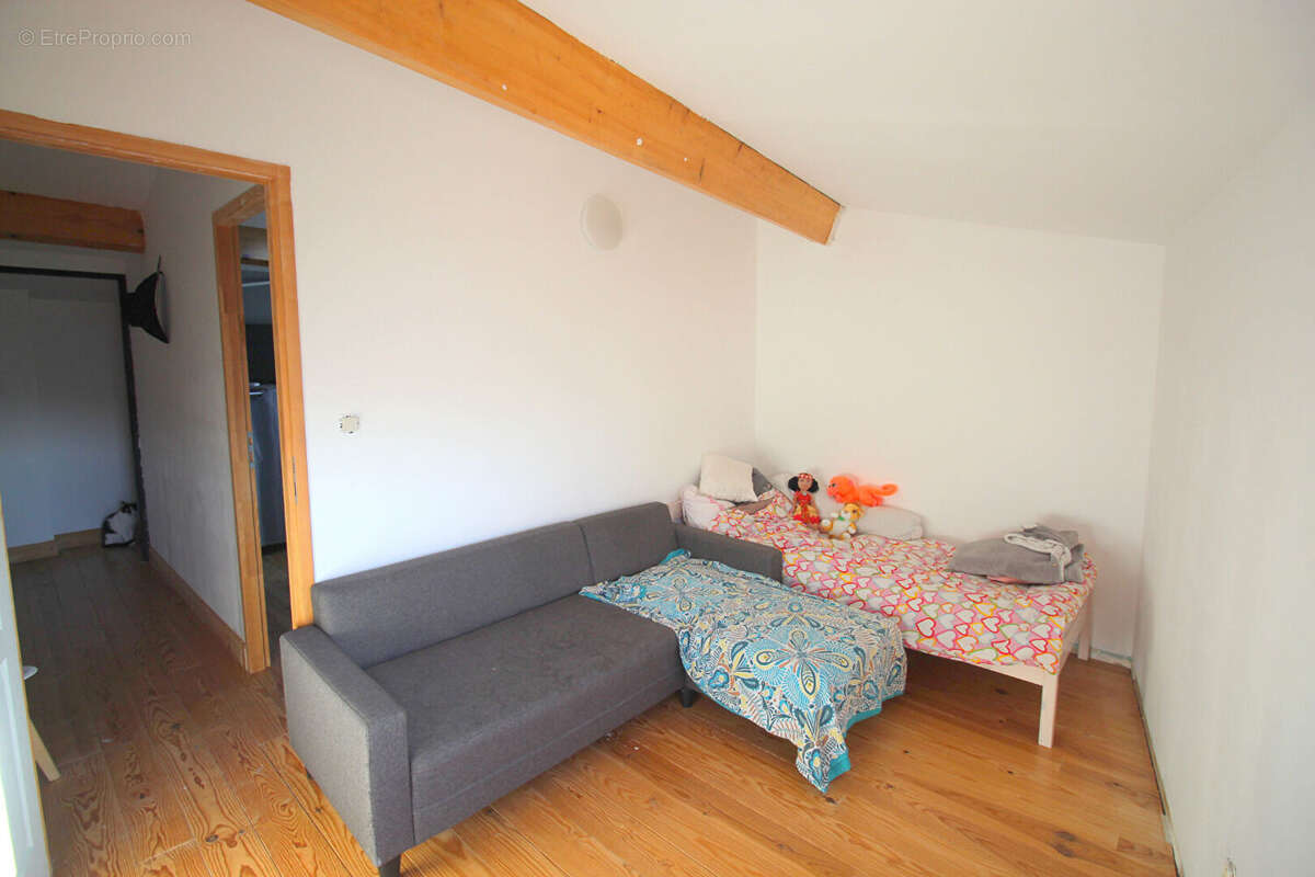 Maison à BESSE-SUR-ISSOLE