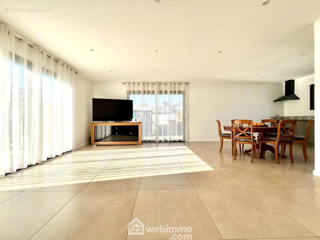 Maison à SAINT-DENIS-DE-PILE