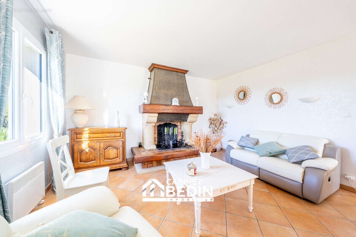 Maison à BELLEBAT