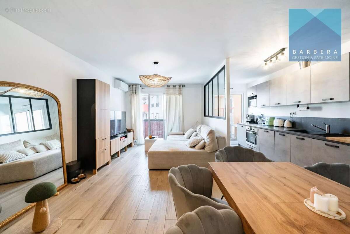 Appartement à SAINT-LAURENT-DU-VAR