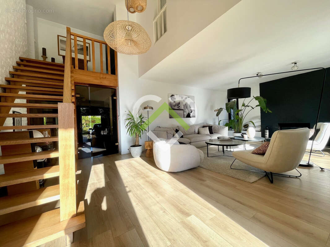 Maison à LOUVIL