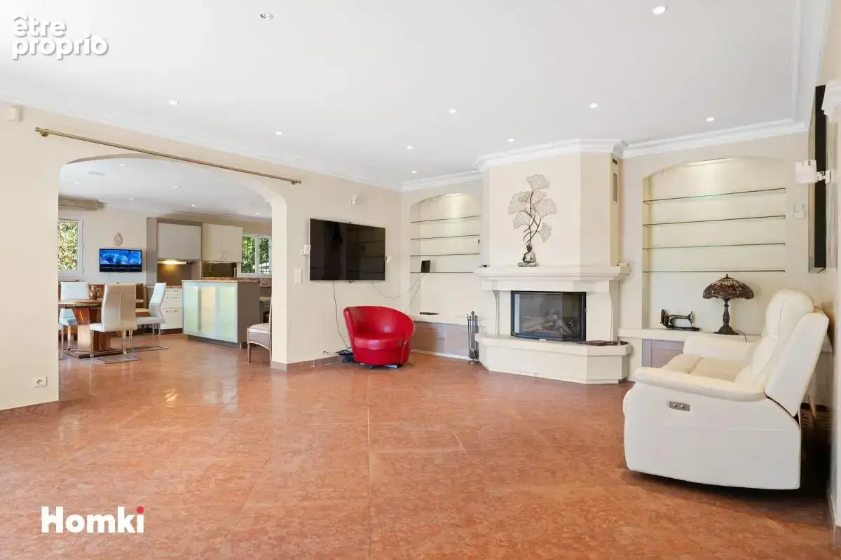 Maison/Villa T6 de 210 m² à Mandelieu-la-Napoule 06210 - photo 8