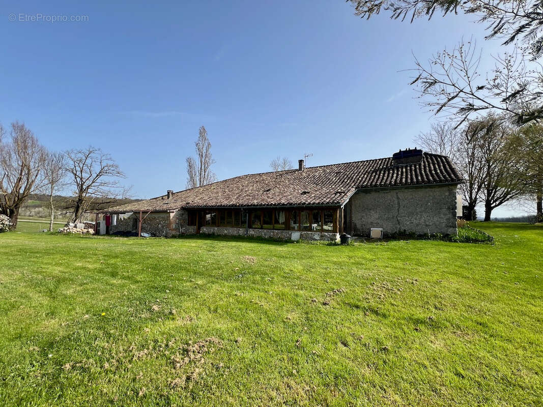 Maison à PINEL-HAUTERIVE