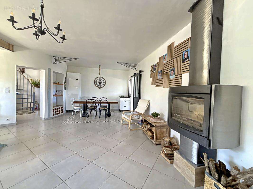 Maison à SAINT-MAXIMIN-LA-SAINTE-BAUME