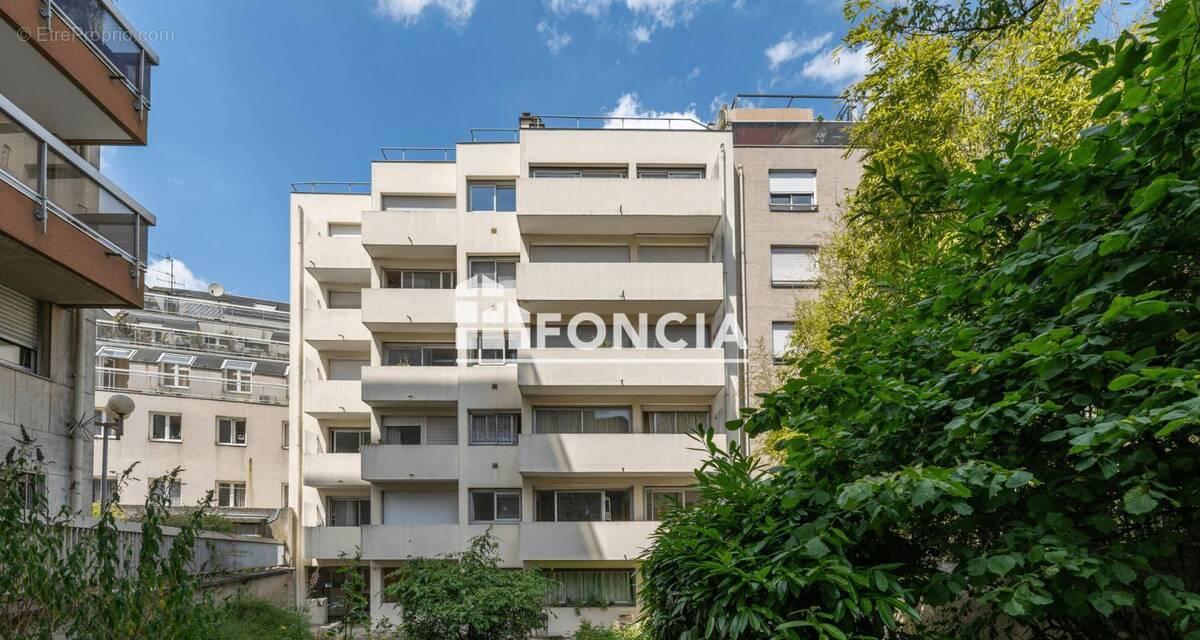 Appartement à PARIS-19E