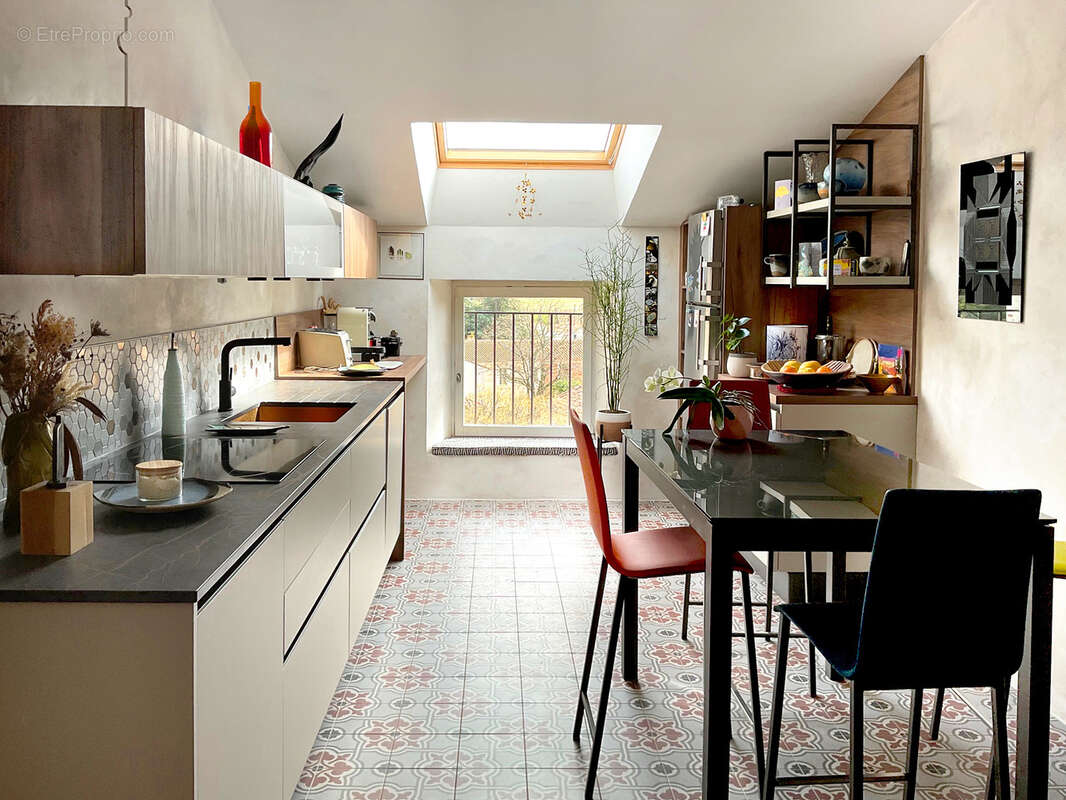 Une demeure de caractère en coeur de village avec espaces loués - photo 2