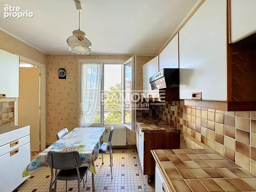 Appartement t3 - a renover - avec balcon - photo 4