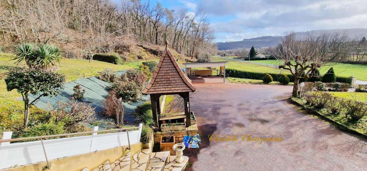 Maison à TERRASSON-LAVILLEDIEU