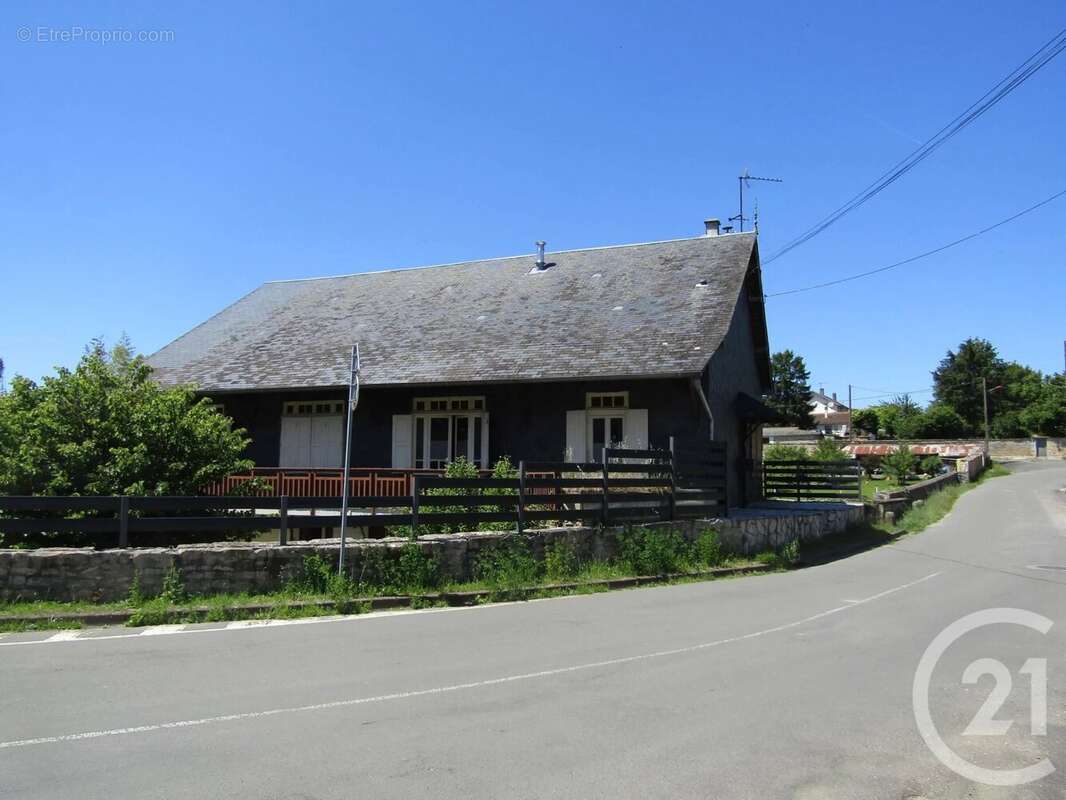 Maison à CHEF-BOUTONNE