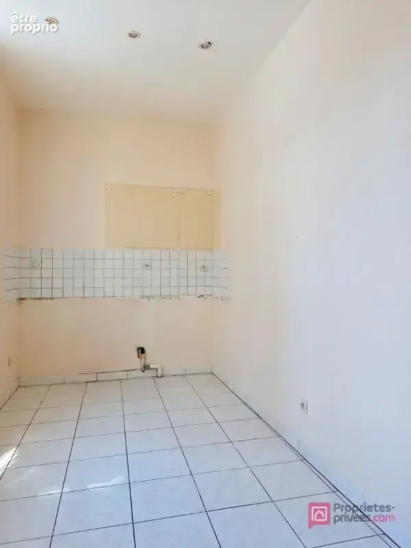 Appartement en rez-de-chaussée avec cour et 2 stationnements - photo 6