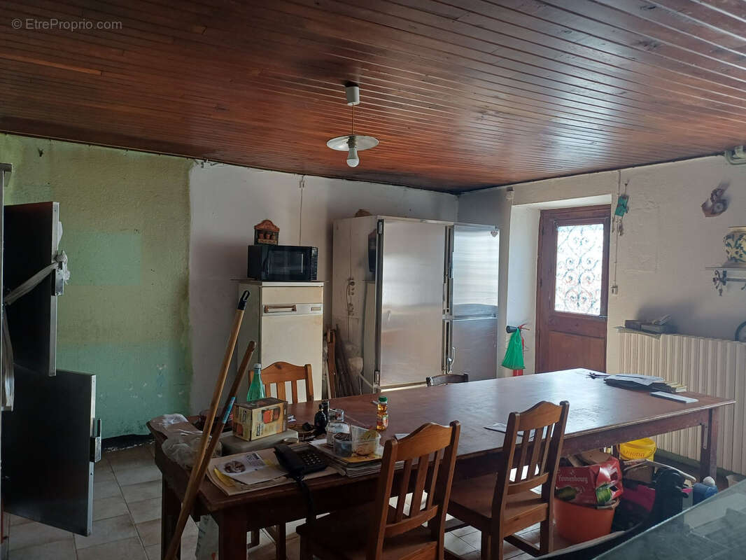 Maison à LE MAS-DE-TENCE