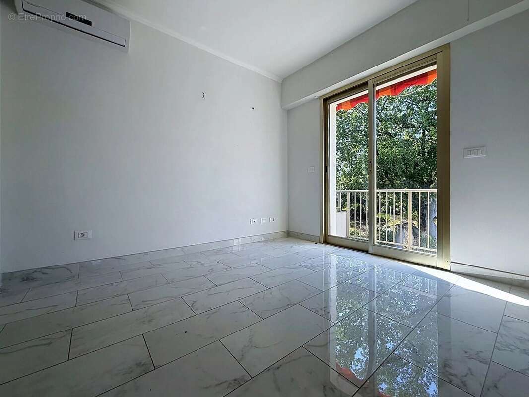 Maison 220 m² à Tourrette-Levens  - photo 8