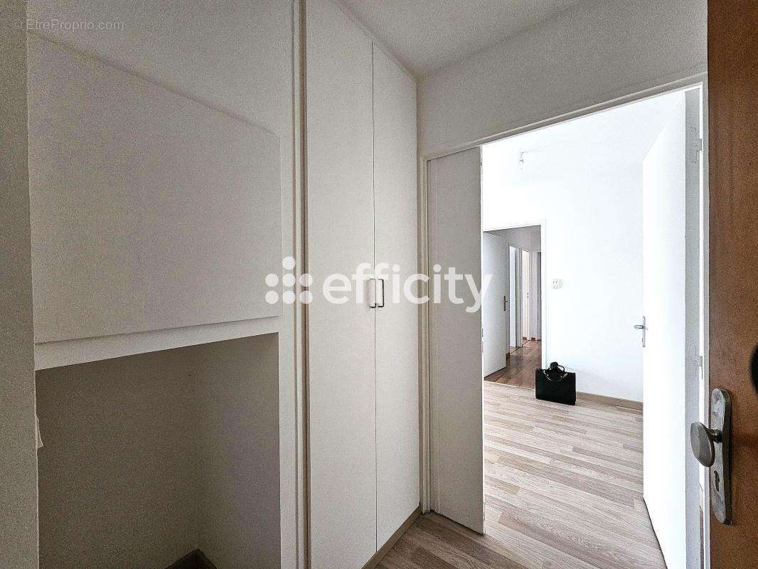 Appartement à NANTEUIL-LE-HAUDOUIN