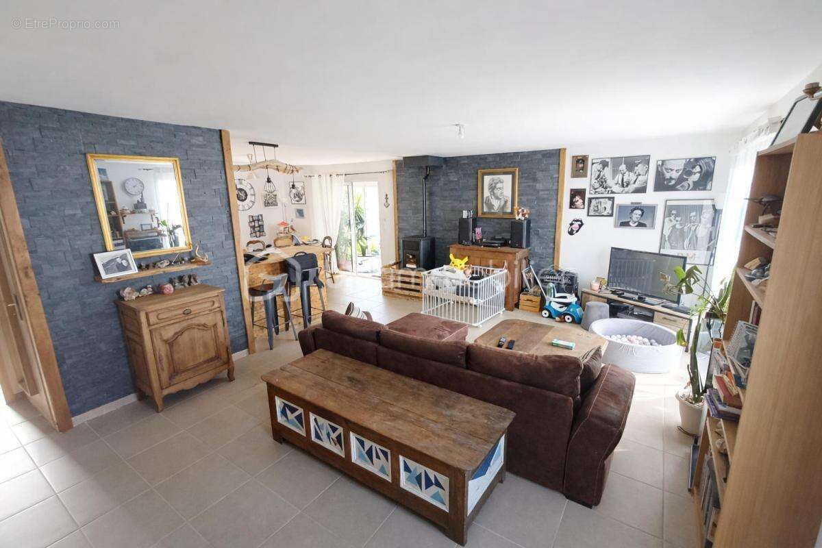 Maison à LE VAL-SAINT-PERE