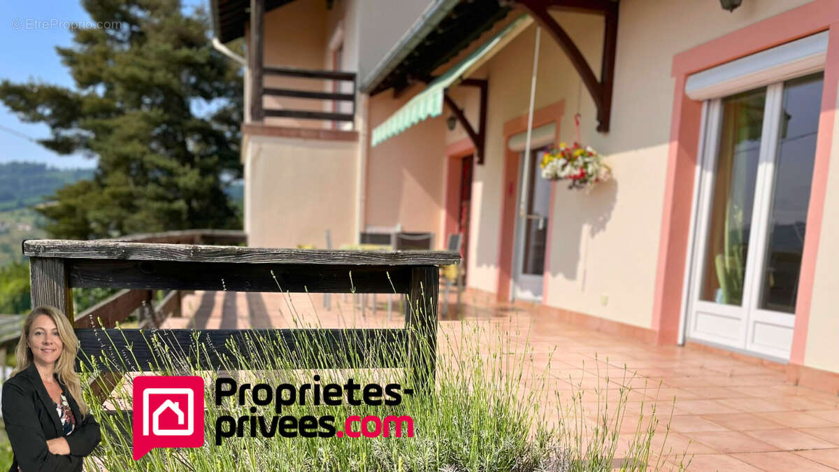 Maison à COURS-LA-VILLE