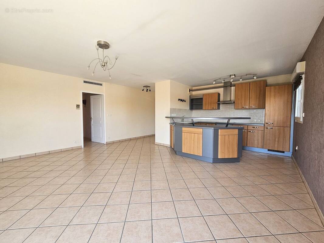 Photo 1 - Appartement à VEAUCHE
