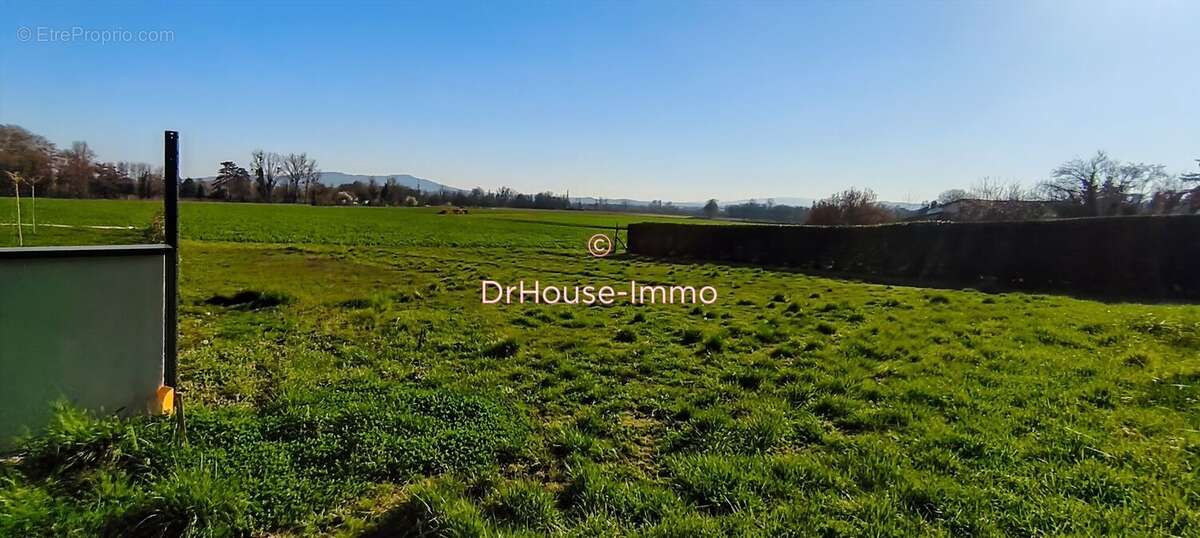 Terrain 959 m² à Saint-Bernard  - photo 1