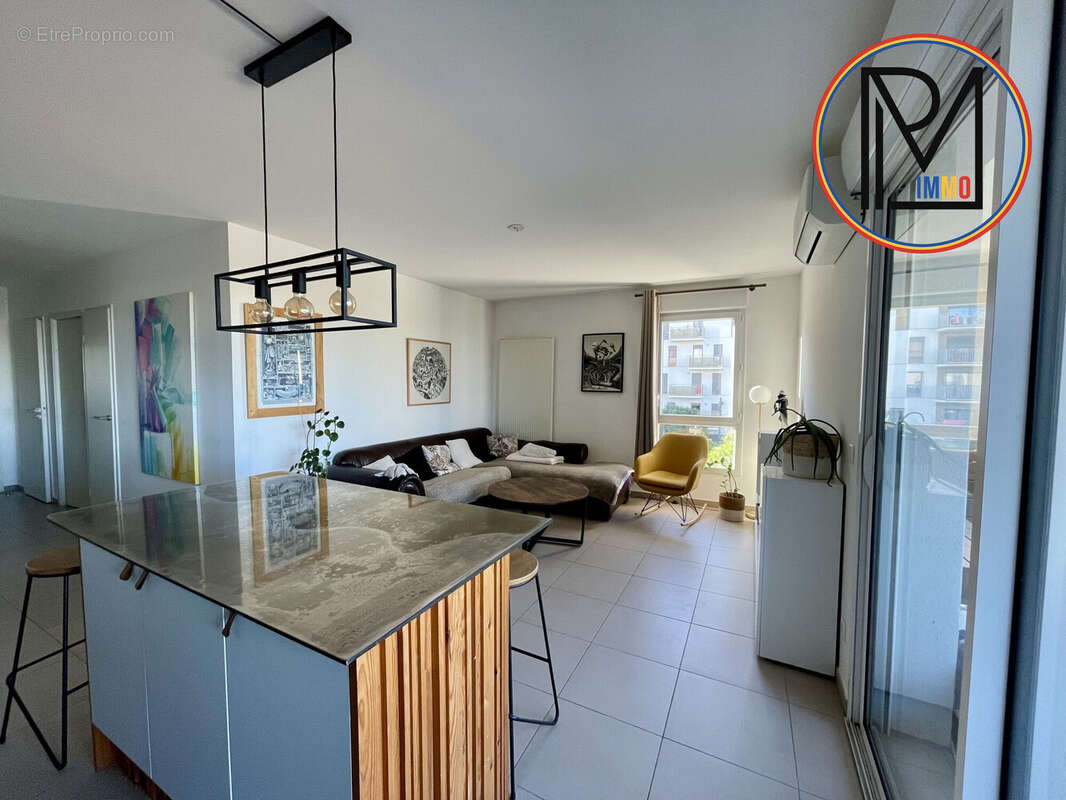 Séjour/ Cuisine de presque 24 m2. - Appartement à MONTPELLIER