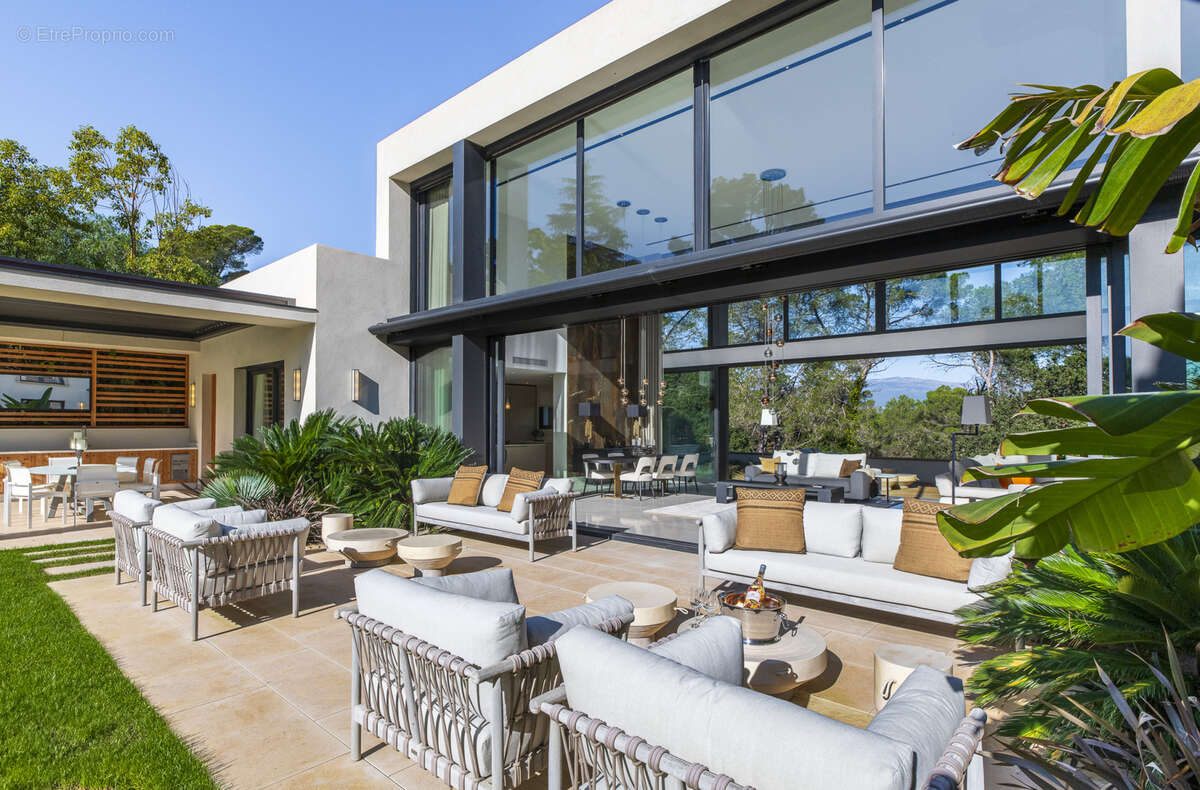 Bienvenue dans la Villa située au Parc Privé de Mougins - photo 3