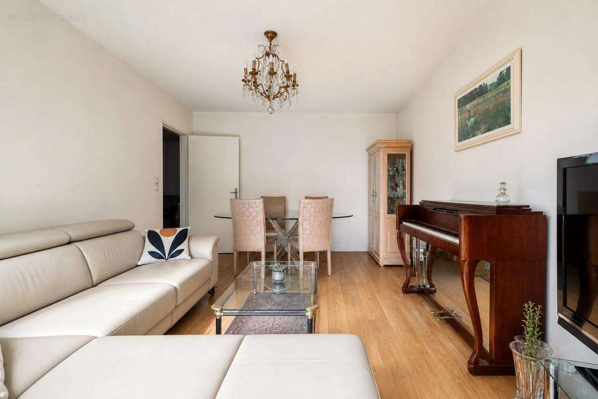 Appartement à PARIS-19E