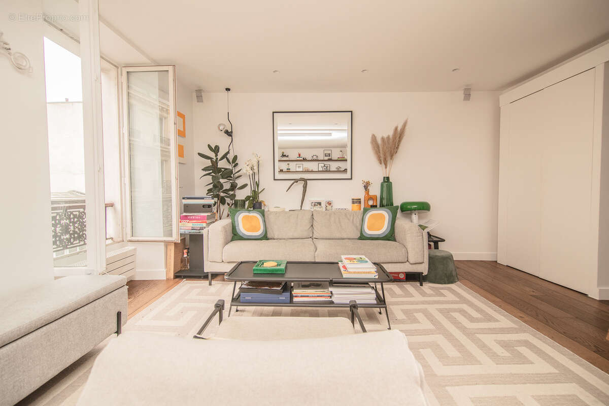 Appartement à PARIS-10E