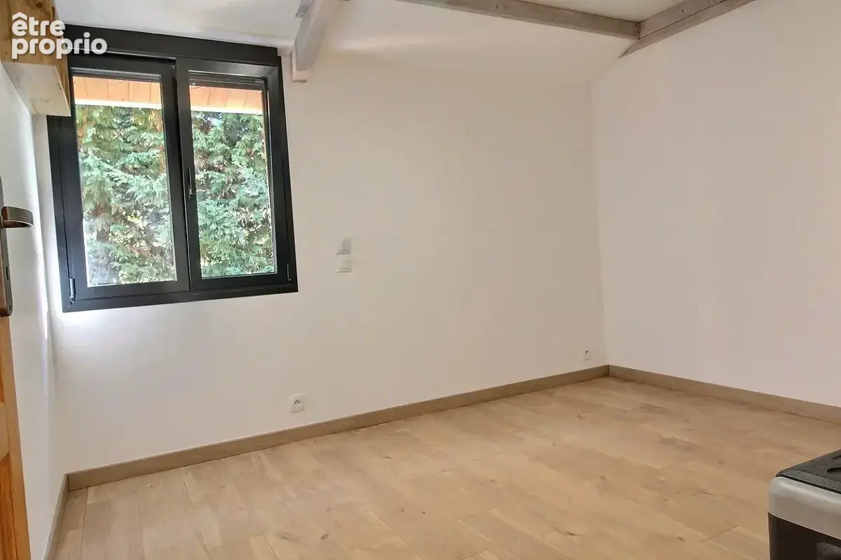 A 8mn de Roybon, 2 hectares au calme. - photo 15