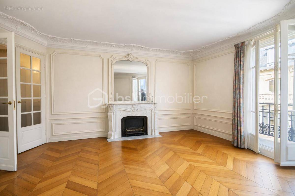 Appartement à PARIS-14E