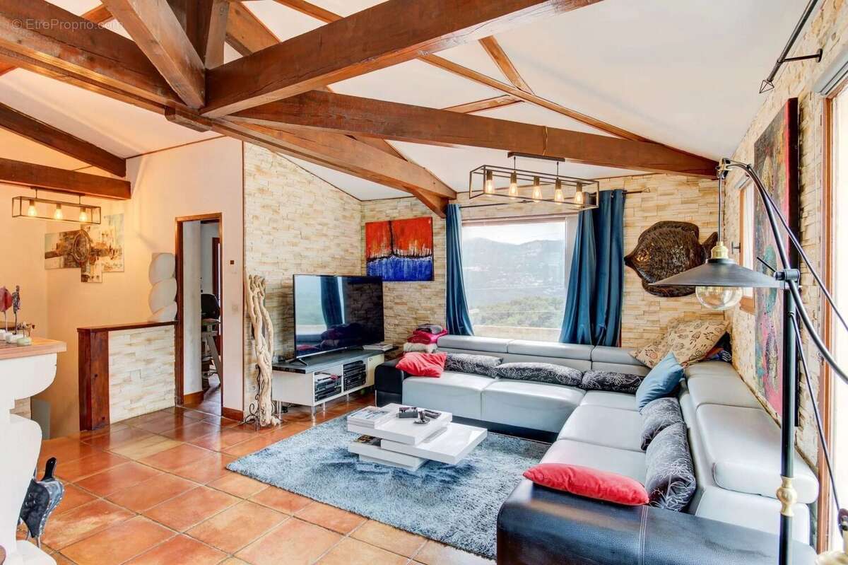 Maison à SAINT-MARTIN-DU-VAR