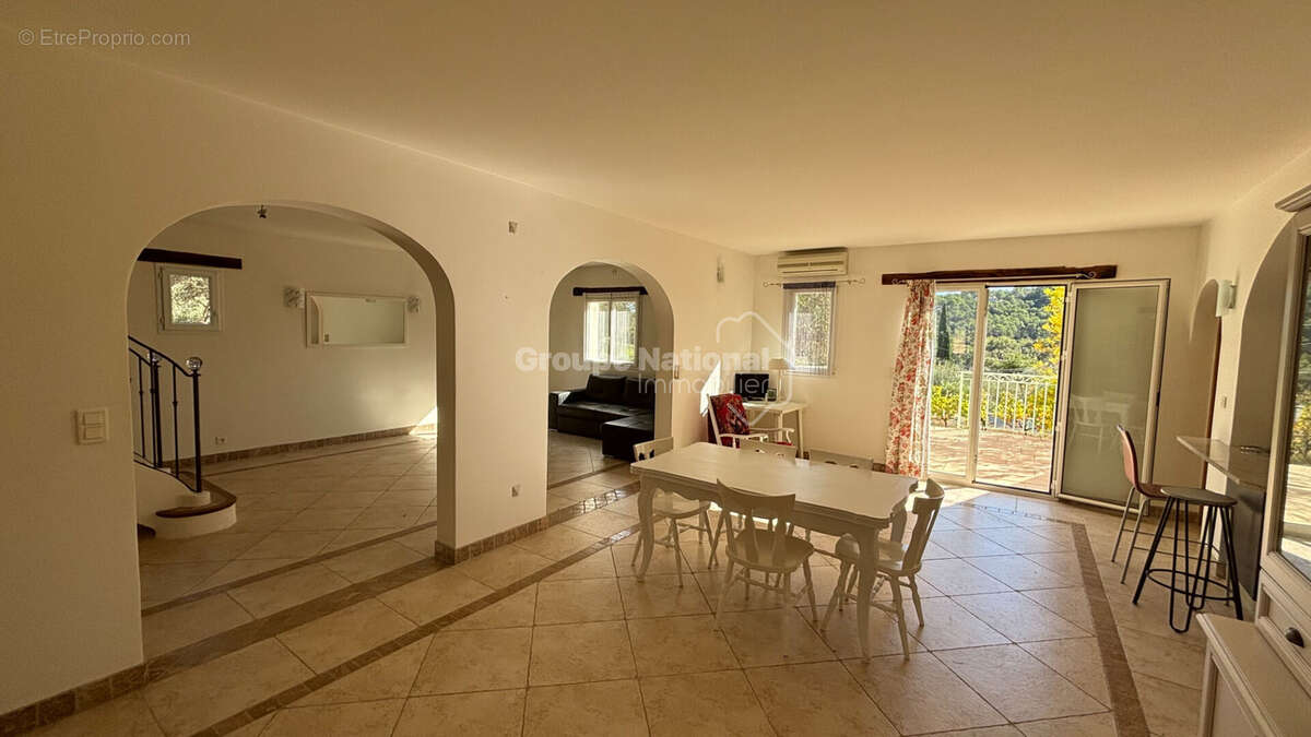 Maison à LORGUES