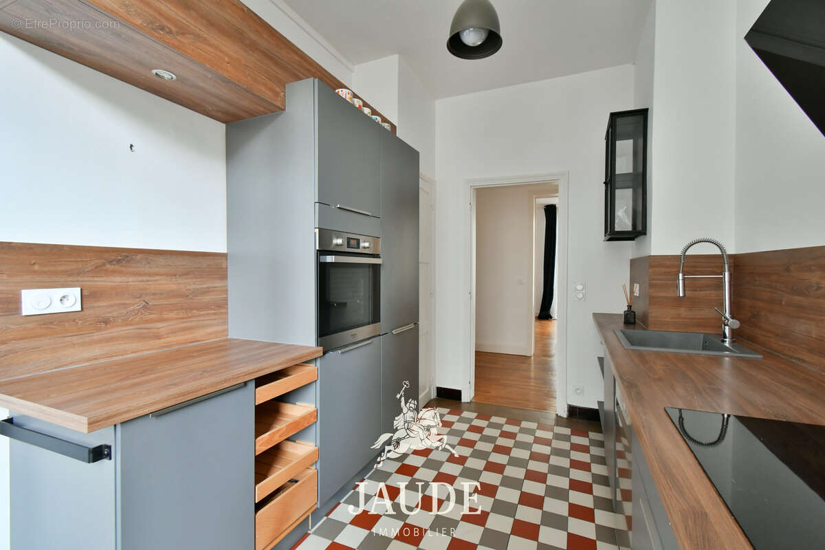 Appartement F3 traversant de 81,11 m2  13 rue Bonnabaud, Clermont-Ferrand - photo 6