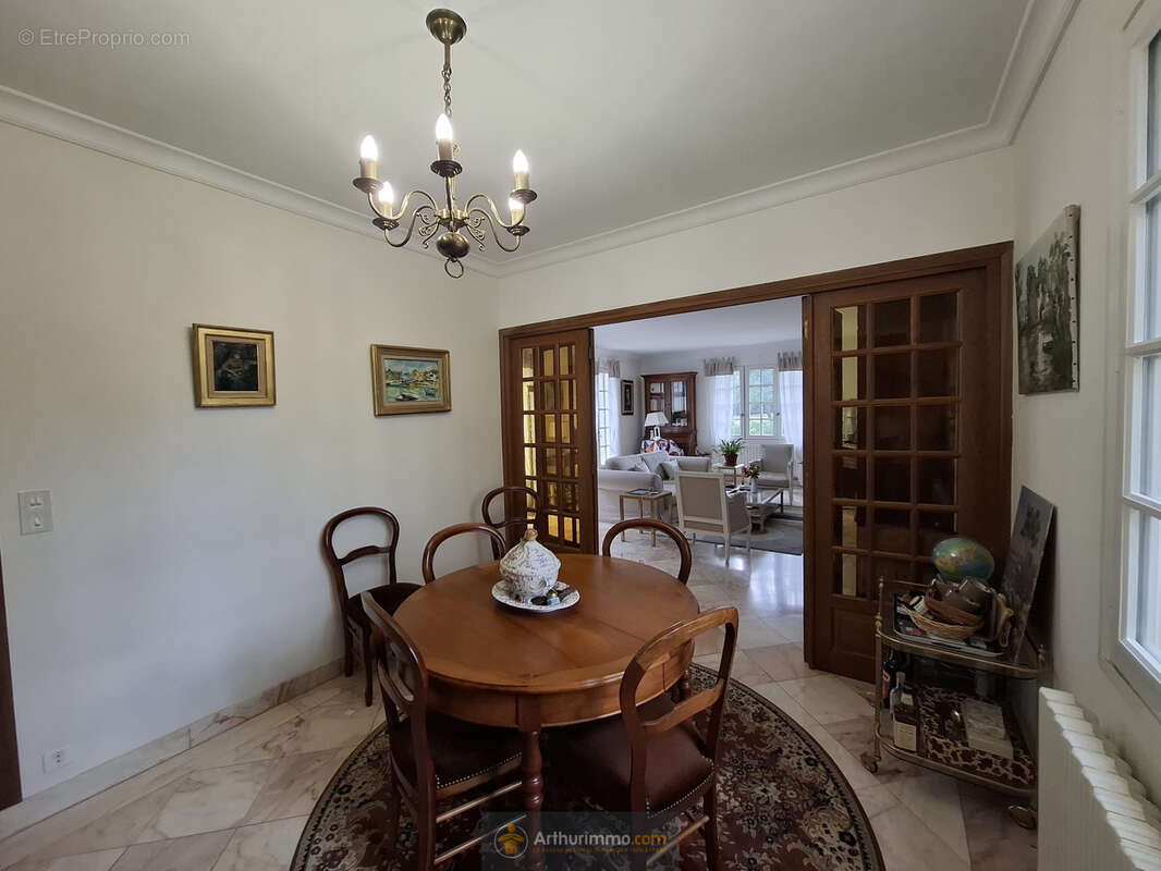 Maison à SERRIS